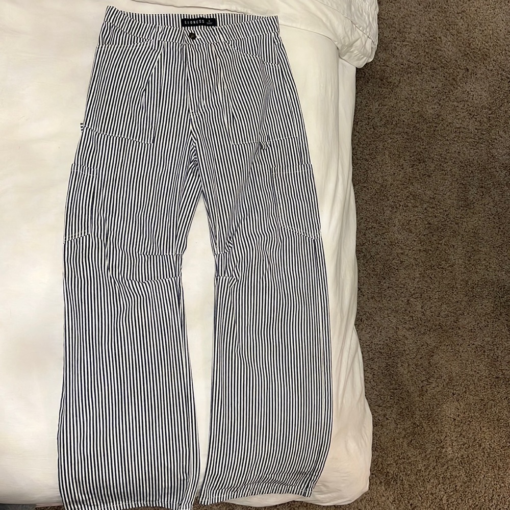 Lioness stripe low waist pants- size small